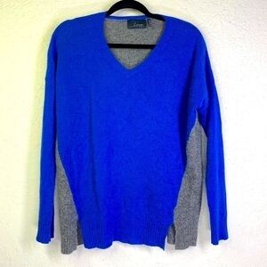 LINE THE LABEL Blue & Grey Color-Block Cashmere Pullover Sweater‎
